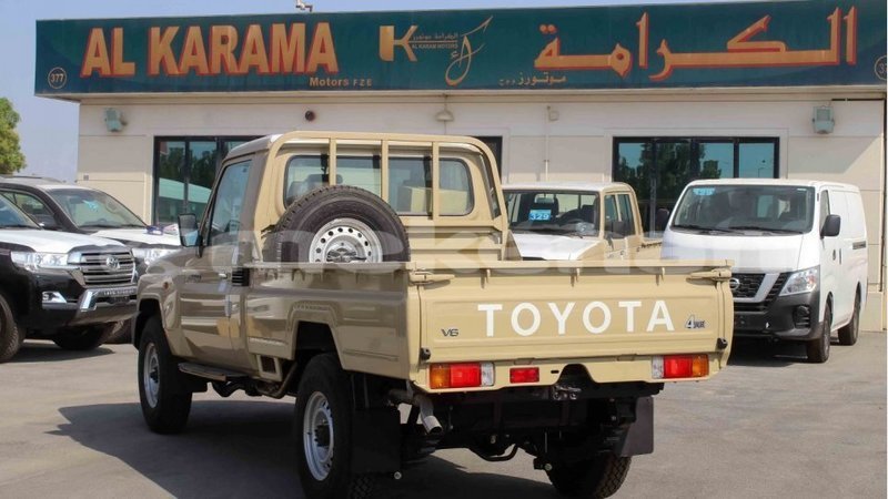 Big with watermark toyota land cruiser aragatsotn import dubai 2599