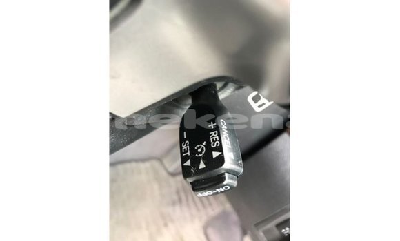 Buy Import Toyota Land Cruiser White Car in Import - Dubai in Aragatsotn Buy Import Toyota Land Cruiser White Car in Import - Dubai in Aragatsotn