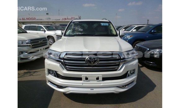 Buy Import Toyota Land Cruiser White Car in Import - Dubai in Aragatsotn Buy Import Toyota Land Cruiser White Car in Import - Dubai in Aragatsotn