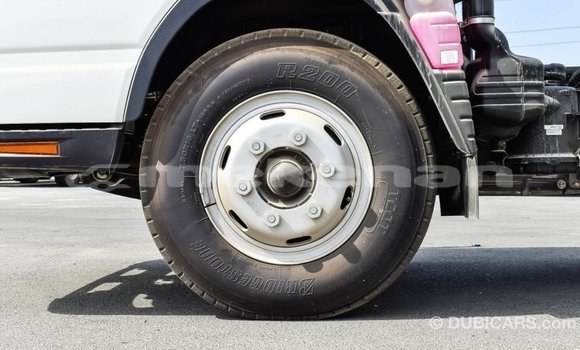 Buy Import Mitsubishi Carisma White Car in Import - Dubai in Aragatsotn