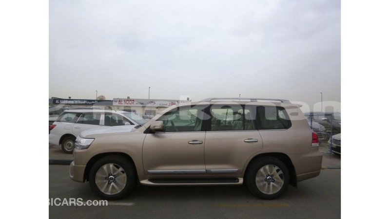 Big with watermark toyota land cruiser aragatsotn import dubai 2609