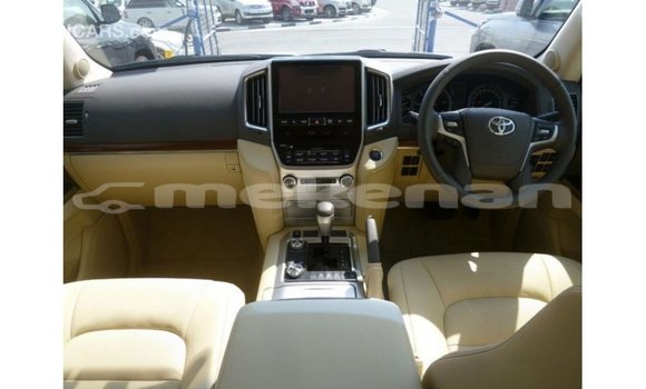 Buy Import Toyota Land Cruiser White Car in Import - Dubai in Aragatsotn Buy Import Toyota Land Cruiser White Car in Import - Dubai in Aragatsotn