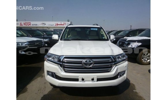 Buy Import Toyota Land Cruiser White Car in Import - Dubai in Aragatsotn Buy Import Toyota Land Cruiser White Car in Import - Dubai in Aragatsotn
