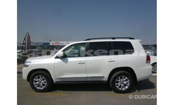 Buy Import Toyota Land Cruiser White Car in Import - Dubai in Aragatsotn Buy Import Toyota Land Cruiser White Car in Import - Dubai in Aragatsotn