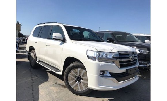 Buy Import Toyota Land Cruiser White Car in Import - Dubai in Aragatsotn Buy Import Toyota Land Cruiser White Car in Import - Dubai in Aragatsotn