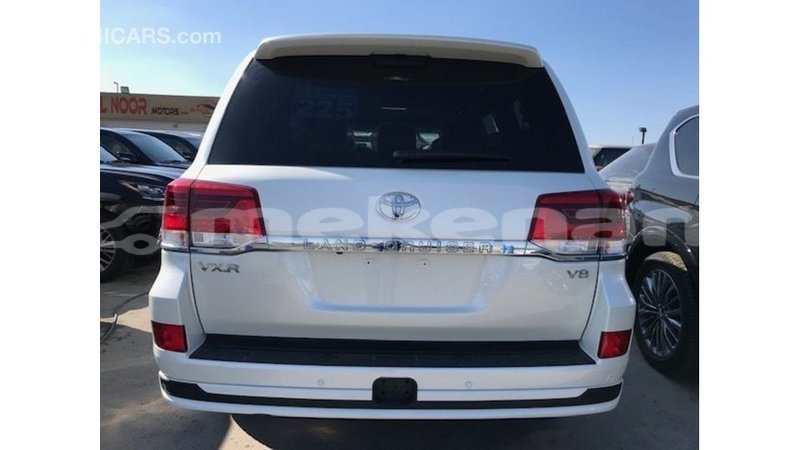 Big with watermark toyota land cruiser aragatsotn import dubai 2619