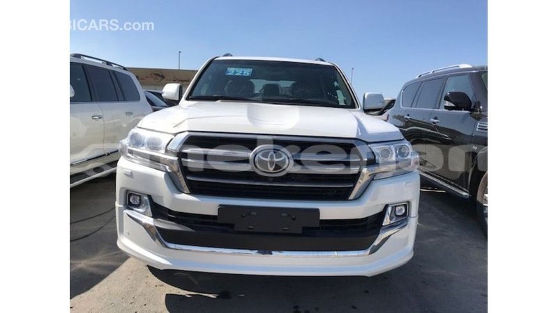 Big with watermark toyota land cruiser aragatsotn import dubai 2619