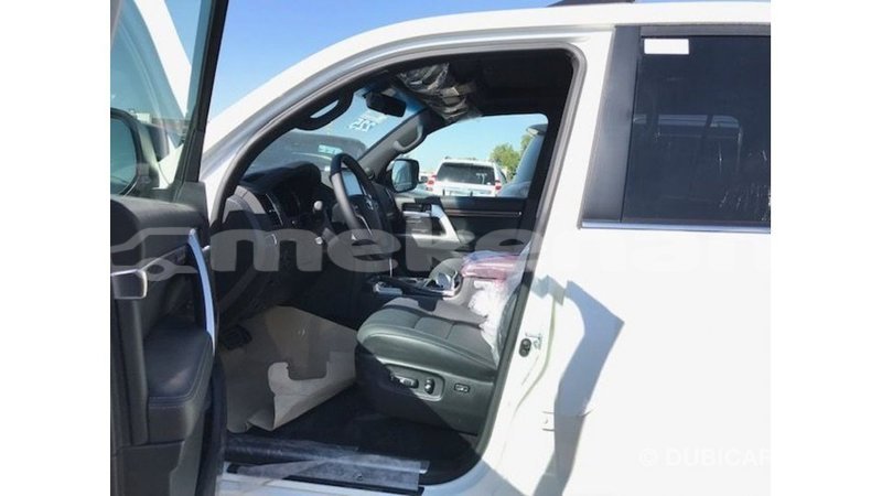 Big with watermark toyota land cruiser aragatsotn import dubai 2619