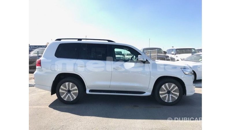 Big with watermark toyota land cruiser aragatsotn import dubai 2619
