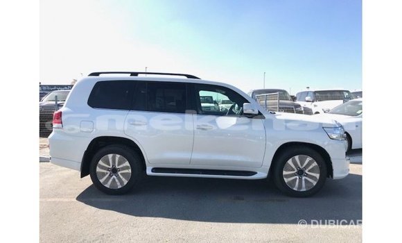 Buy Import Toyota Land Cruiser White Car in Import - Dubai in Aragatsotn Buy Import Toyota Land Cruiser White Car in Import - Dubai in Aragatsotn