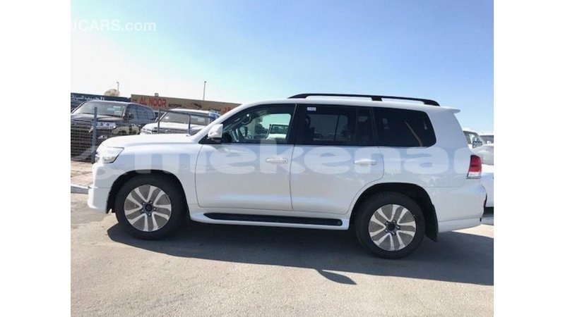 Big with watermark toyota land cruiser aragatsotn import dubai 2619