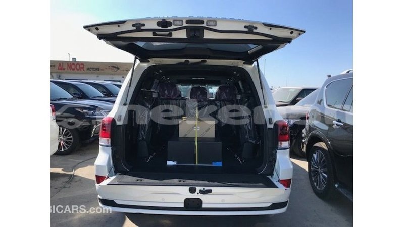 Big with watermark toyota land cruiser aragatsotn import dubai 2619