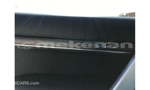 Buy Import Toyota Land Cruiser White Car in Import - Dubai in Aragatsotn Buy Import Toyota Land Cruiser White Car in Import - Dubai in Aragatsotn