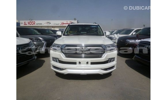Buy Import Toyota Land Cruiser White Car in Import - Dubai in Aragatsotn Buy Import Toyota Land Cruiser White Car in Import - Dubai in Aragatsotn