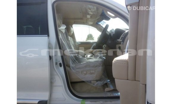 Buy Import Toyota Land Cruiser White Car in Import - Dubai in Aragatsotn Buy Import Toyota Land Cruiser White Car in Import - Dubai in Aragatsotn
