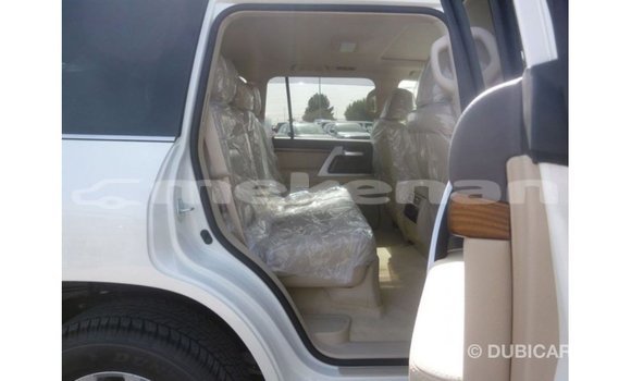 Buy Import Toyota Land Cruiser White Car in Import - Dubai in Aragatsotn Buy Import Toyota Land Cruiser White Car in Import - Dubai in Aragatsotn