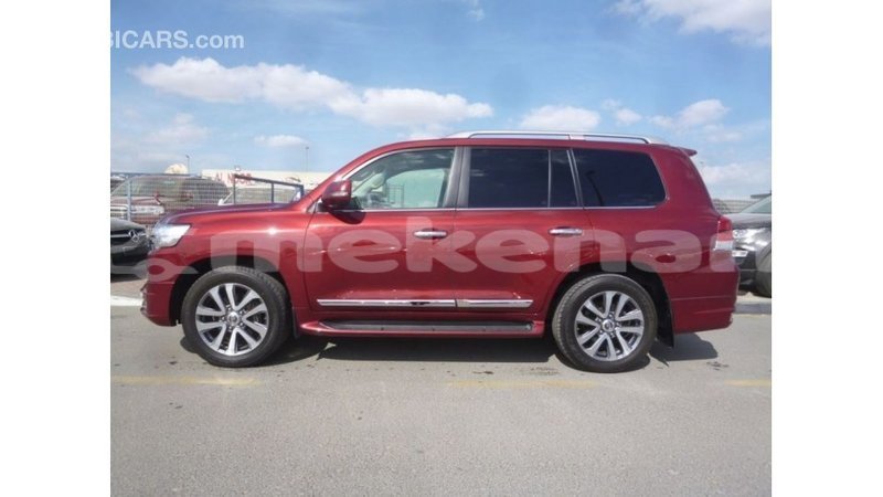 Big with watermark toyota land cruiser aragatsotn import dubai 2622