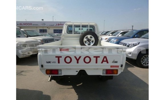 Buy Import Toyota Land Cruiser White Car in Import - Dubai in Aragatsotn Buy Import Toyota Land Cruiser White Car in Import - Dubai in Aragatsotn