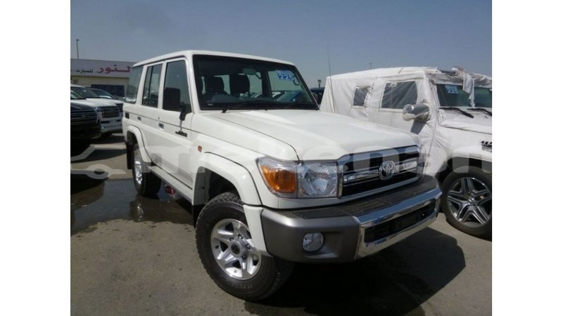 Big with watermark toyota land cruiser aragatsotn import dubai 2631