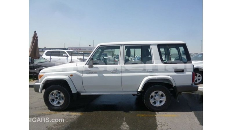 Big with watermark toyota land cruiser aragatsotn import dubai 2631