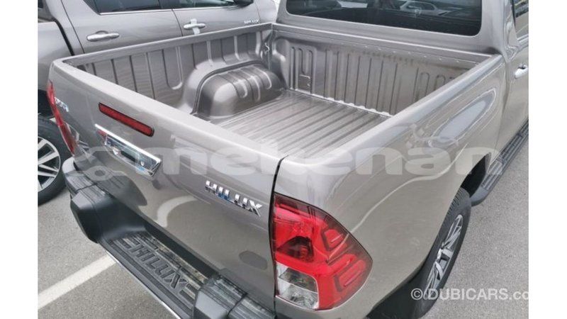 Big with watermark toyota hilux aragatsotn import dubai 2635