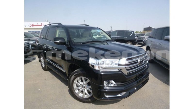Big with watermark toyota land cruiser aragatsotn import dubai 2636