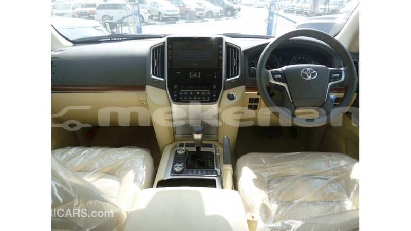 Big with watermark toyota land cruiser aragatsotn import dubai 2636