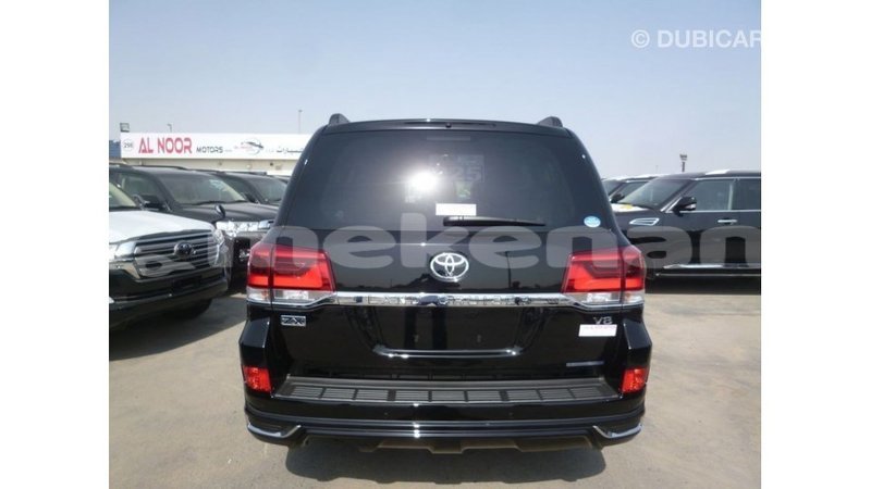 Big with watermark toyota land cruiser aragatsotn import dubai 2636
