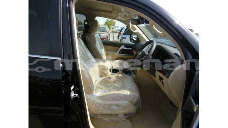 Big with watermark toyota land cruiser aragatsotn import dubai 2636