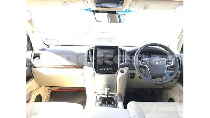 Big with watermark toyota land cruiser aragatsotn import dubai 2643