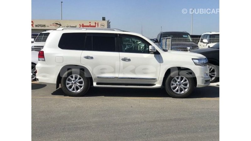 Big with watermark toyota land cruiser aragatsotn import dubai 2643