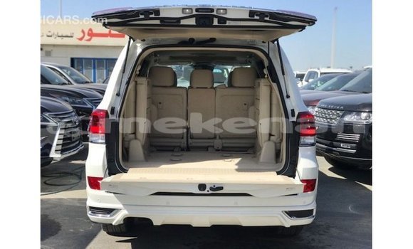 Buy Import Toyota Land Cruiser White Car in Import - Dubai in Aragatsotn Buy Import Toyota Land Cruiser White Car in Import - Dubai in Aragatsotn