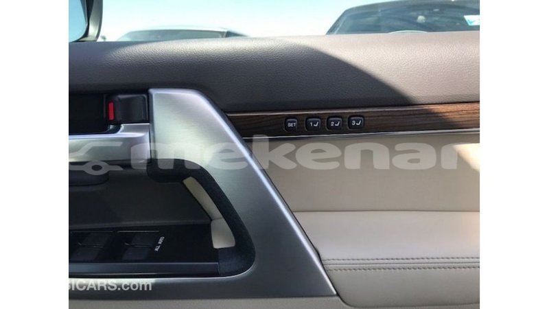 Big with watermark toyota land cruiser aragatsotn import dubai 2643