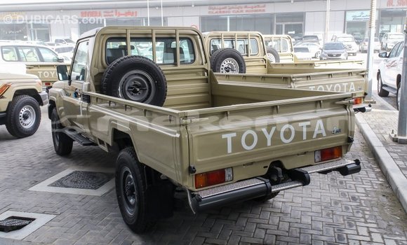 Buy Import Toyota Land Cruiser Beige Car in Import - Dubai in Aragatsotn Buy Import Toyota Land Cruiser Beige Car in Import - Dubai in Aragatsotn