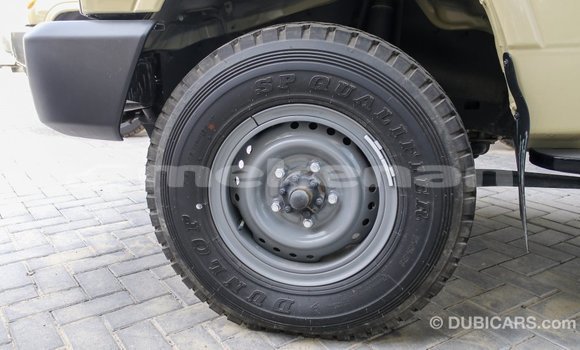 Buy Import Toyota Land Cruiser Beige Car in Import - Dubai in Aragatsotn Buy Import Toyota Land Cruiser Beige Car in Import - Dubai in Aragatsotn