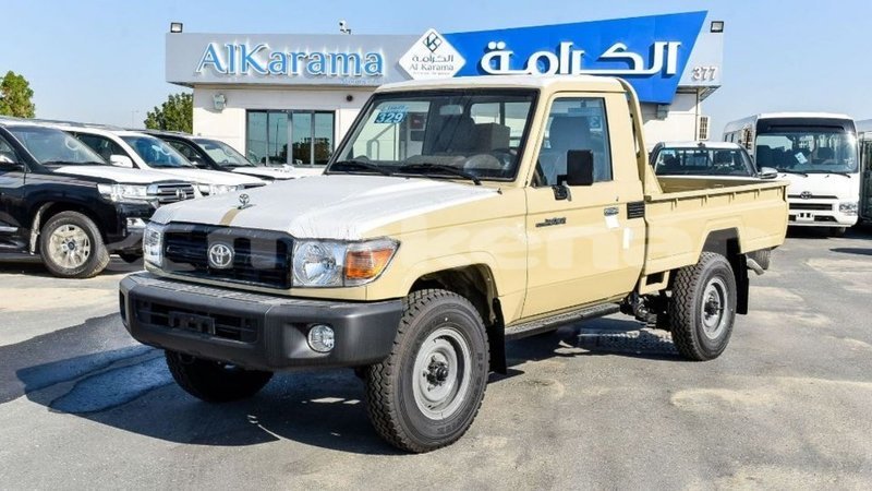 Big with watermark toyota land cruiser aragatsotn import dubai 2646