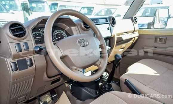 Buy Import Toyota Land Cruiser Beige Car in Import - Dubai in Aragatsotn Buy Import Toyota Land Cruiser Beige Car in Import - Dubai in Aragatsotn