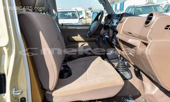 Buy Import Toyota Land Cruiser Beige Car in Import - Dubai in Aragatsotn Buy Import Toyota Land Cruiser Beige Car in Import - Dubai in Aragatsotn