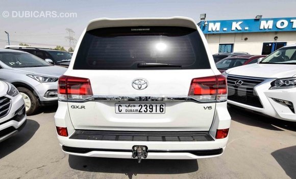 Buy Import Toyota Land Cruiser White Car in Import - Dubai in Aragatsotn Buy Import Toyota Land Cruiser White Car in Import - Dubai in Aragatsotn