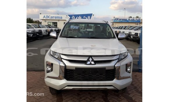 Buy Import Mitsubishi L200 White Car in Import - Dubai in Aragatsotn Buy Import Mitsubishi L200 White Car in Import - Dubai in Aragatsotn