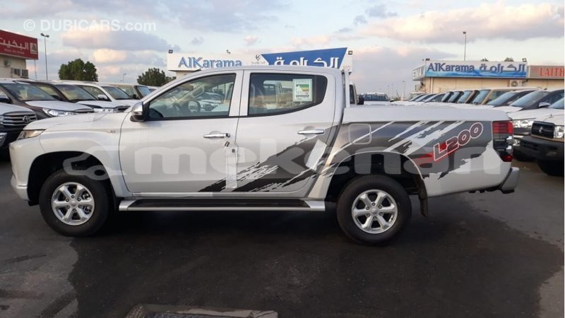 Big with watermark mitsubishi l200 aragatsotn import dubai 2659