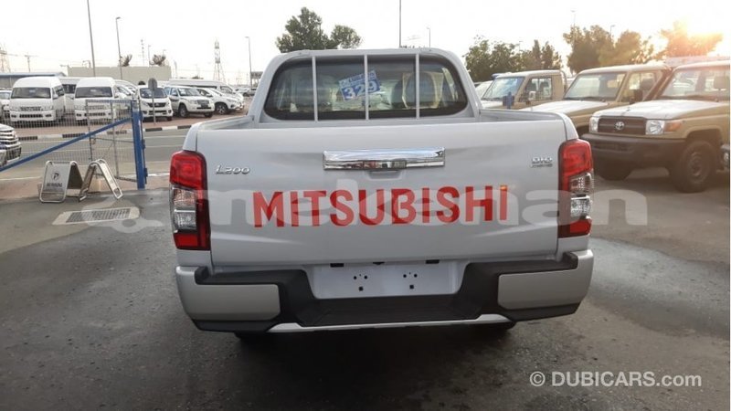 Big with watermark mitsubishi l200 aragatsotn import dubai 2659