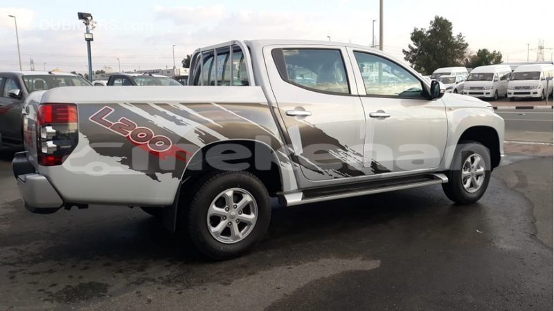 Big with watermark mitsubishi l200 aragatsotn import dubai 2659