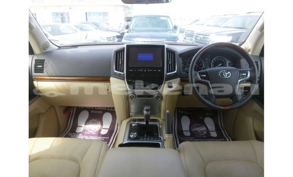 Buy Import Toyota Land Cruiser White Car in Import - Dubai in Aragatsotn Buy Import Toyota Land Cruiser White Car in Import - Dubai in Aragatsotn