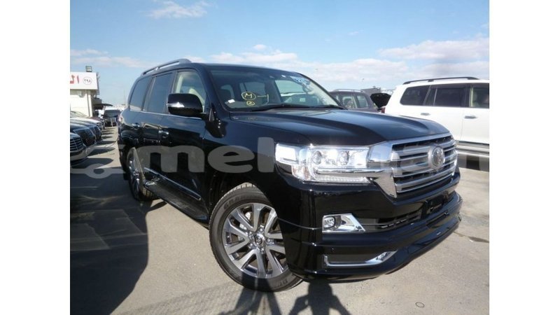 Big with watermark toyota land cruiser aragatsotn import dubai 2664