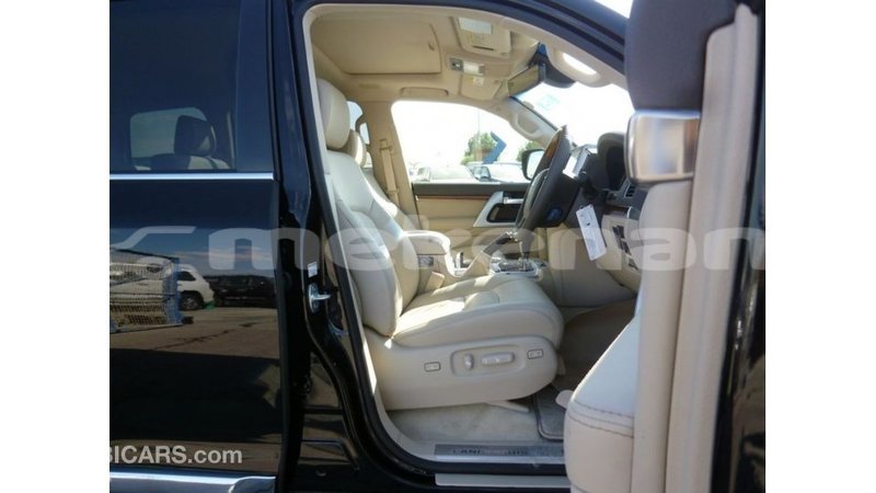 Big with watermark toyota land cruiser aragatsotn import dubai 2664