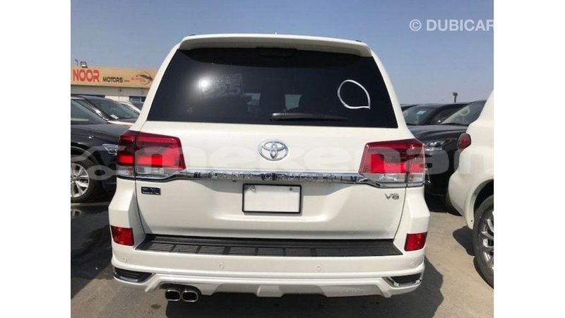 Big with watermark toyota land cruiser aragatsotn import dubai 2665