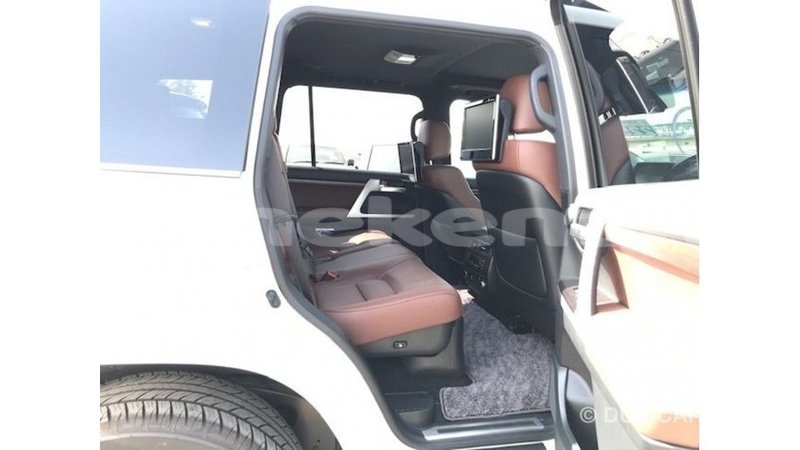 Big with watermark toyota land cruiser aragatsotn import dubai 2665