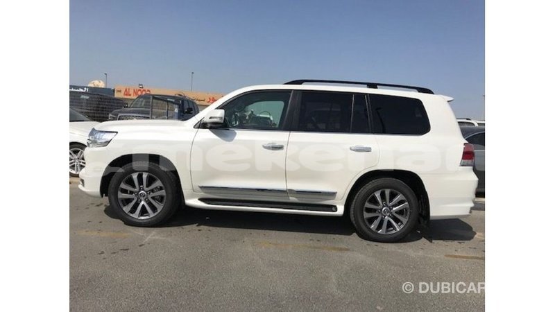 Big with watermark toyota land cruiser aragatsotn import dubai 2665