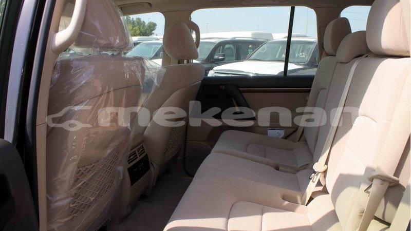 Big with watermark toyota land cruiser aragatsotn import dubai 2667